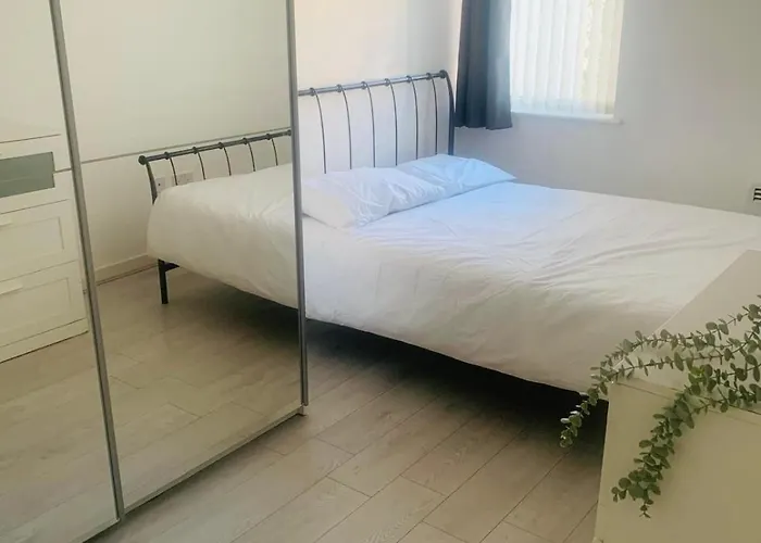 Modern 2-Bed - City Centre